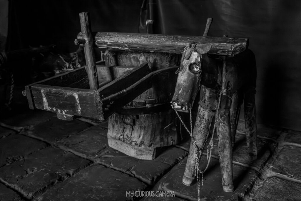 An animal-powered oil press (juvoz) demonstrates the ingenuity of traditional village life. Using oxen or donkeys to turn the heavy timber mechanism, oils were extracted from flax, sesame and cotton seeds long before modern machinery arrived.